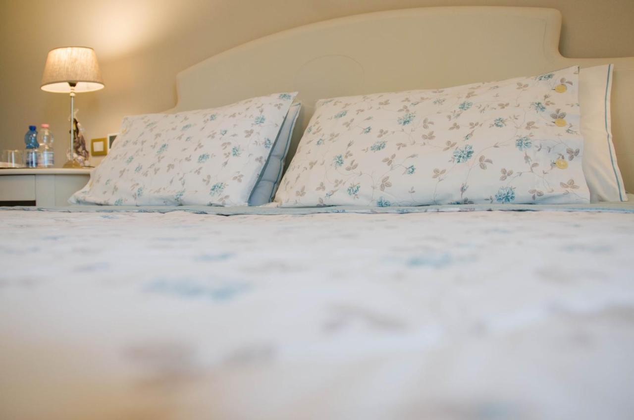 Villa Chiara B&B Biandronno Zewnętrze zdjęcie